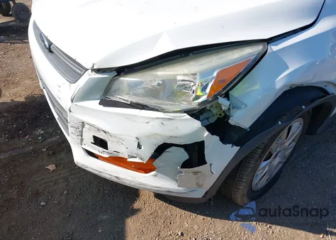 2013 Ford Escape S z USA, uszkodzony, nr VIN 1FMCU0F70DUB93072